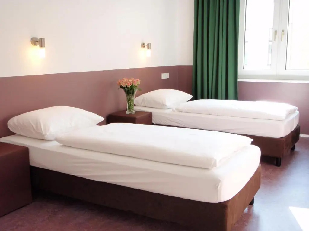 Double room (twin beds)