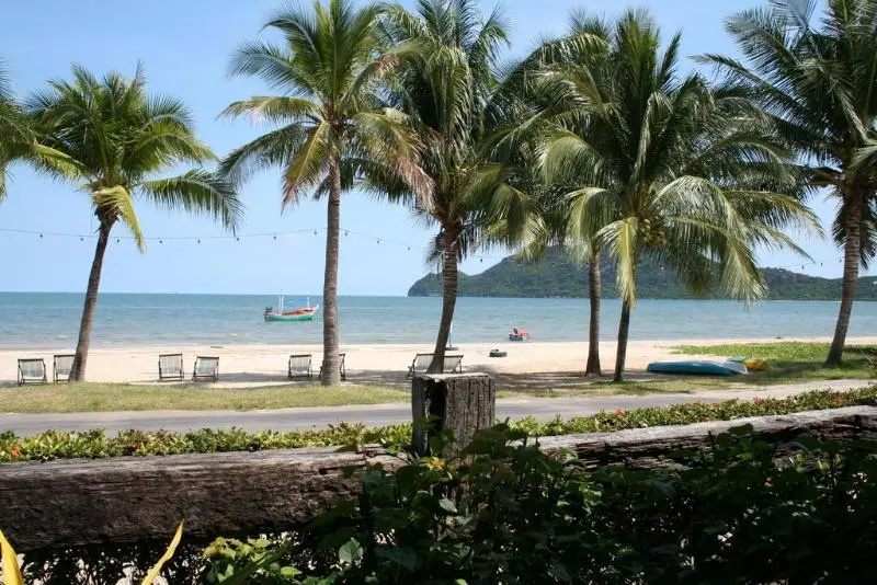 Beach & Waterfront