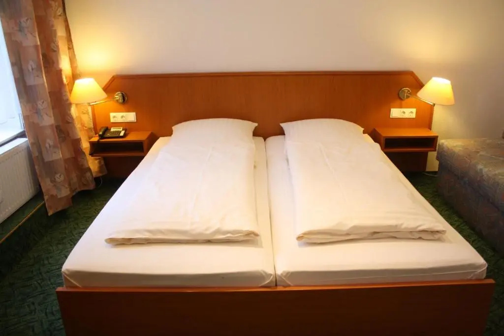 Standard Double room (full double bed)