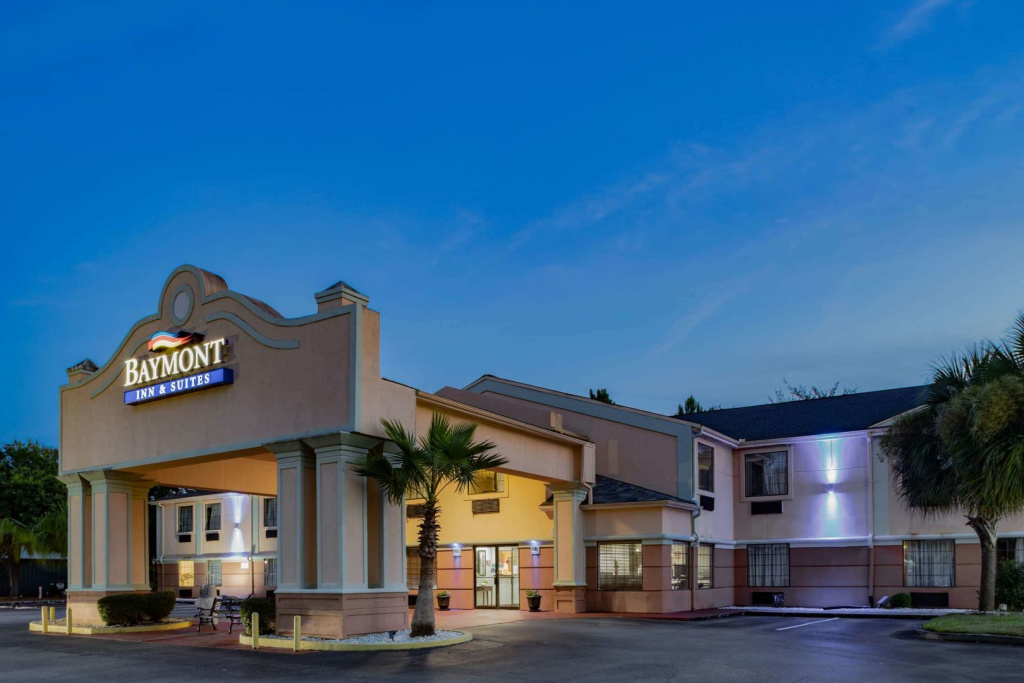Red Roof Inn & Suites Hinesville
