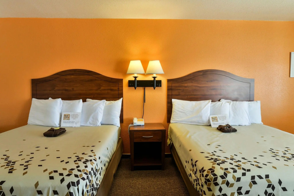 Adventure Inn & Motel — 5
