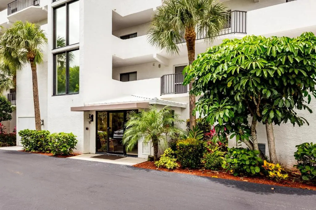 Casa Marina 623-6, 2 Bedroom, Sleeps 6, WiFi, Elevator, Canal Front, Pool