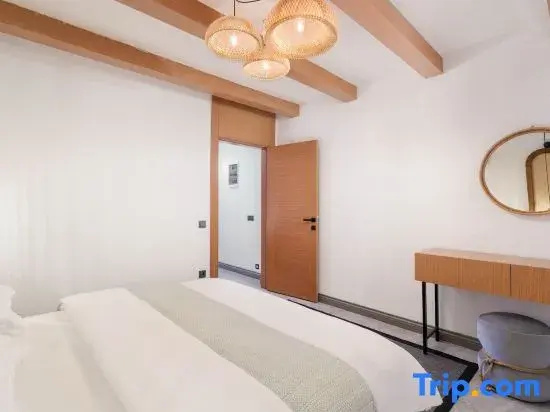 Standard Double room with pool view (full double bed)