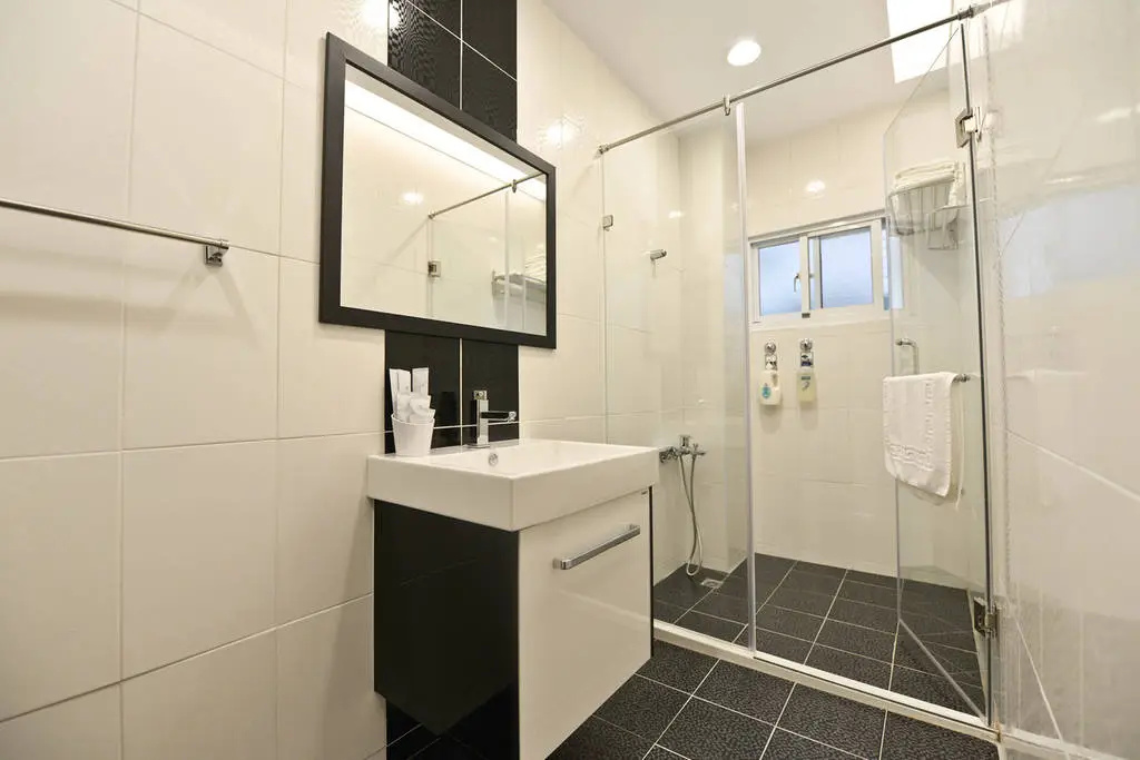 Deluxe Double room (full double bed)