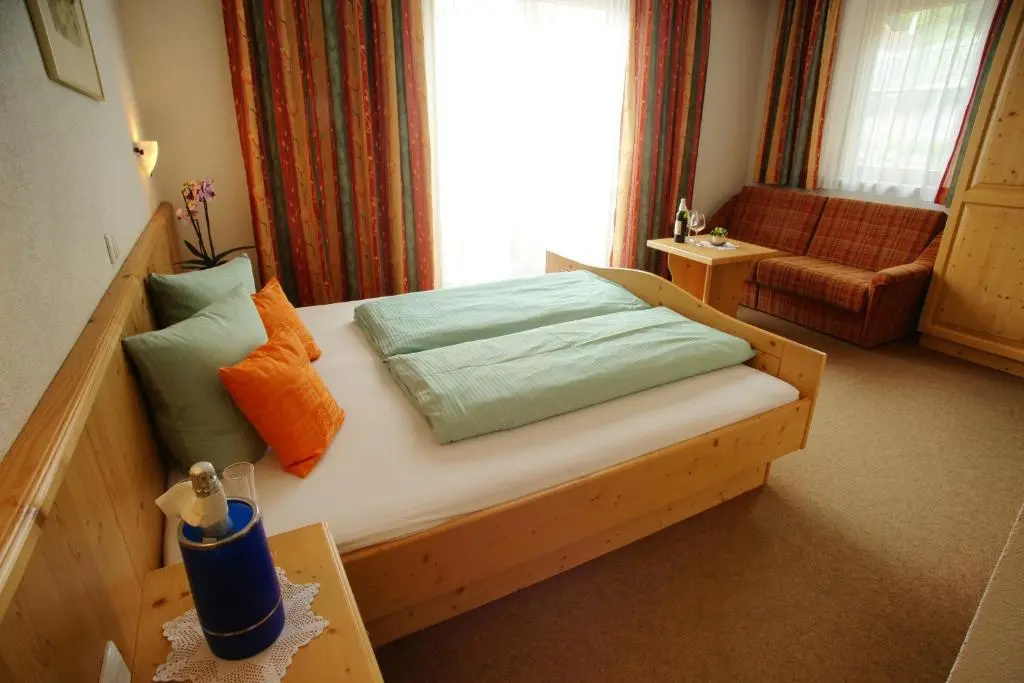 2 Bedrooms Apartment