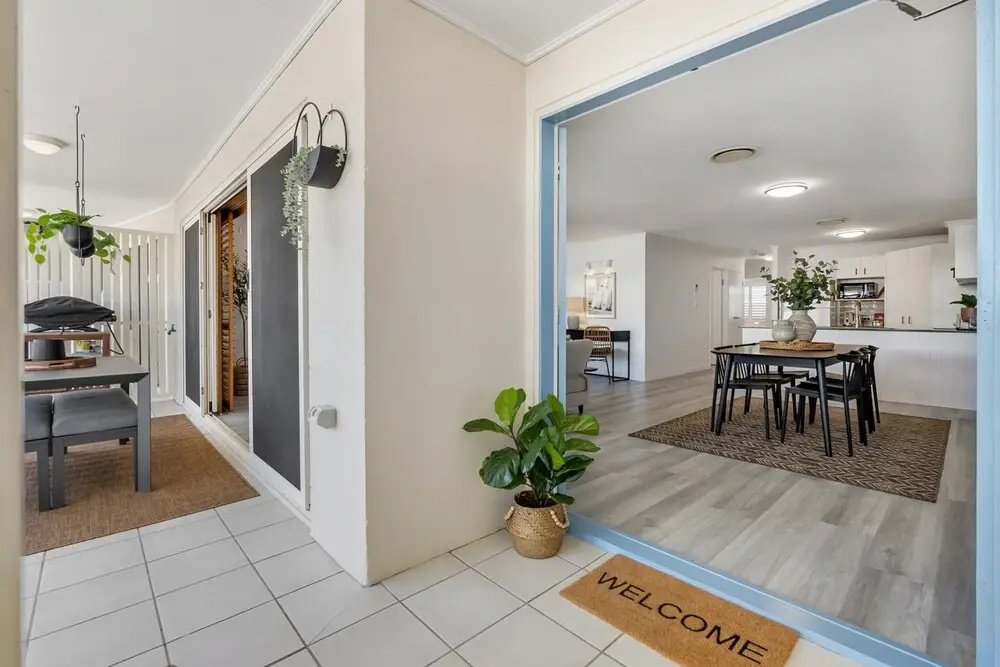 3-bed Haven With Balcony and Bbq, 5-min to Beach