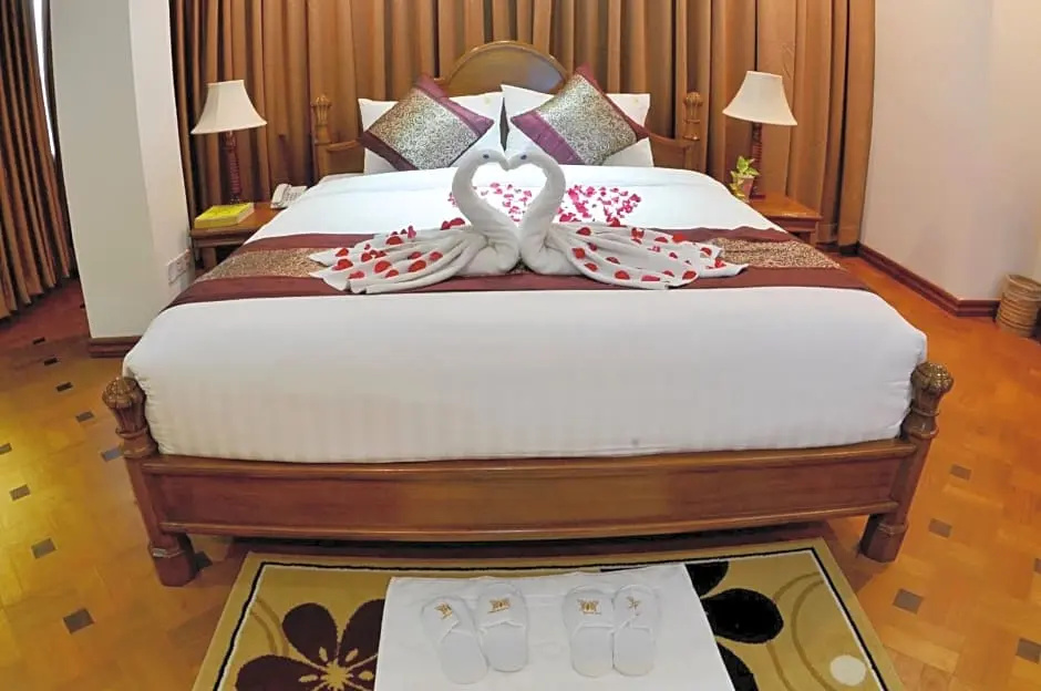 Golden Butterfly Hotel - Chambres