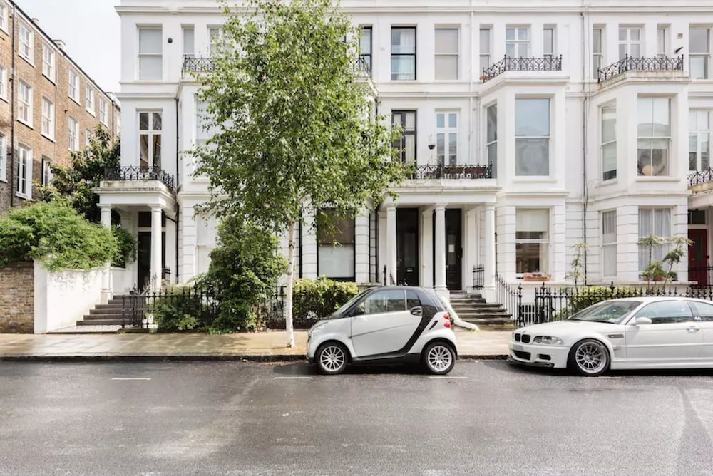 Studio Near Earl's Court Tube Station
