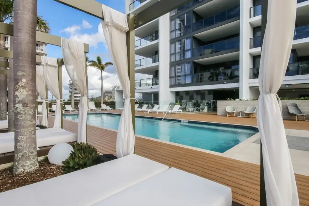 Luxurious 2 Bedroom Brand New Apartment With Amazing Hinterland Views