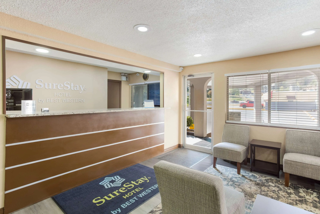 Lobby & Reception