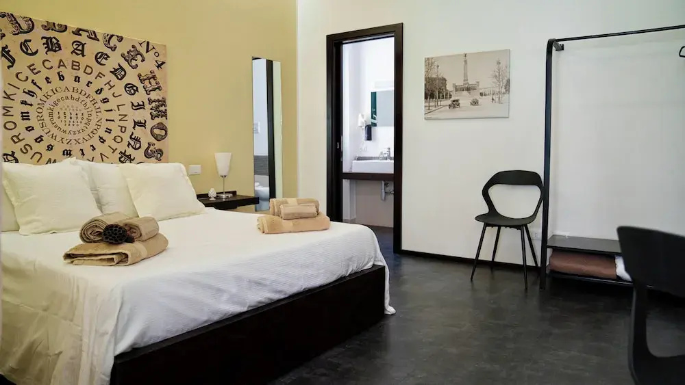 Standard Double room with courtyard view (full double bed)