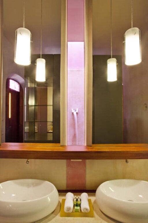 Rosas & Xocolate Boutique Hotel + SPA by null