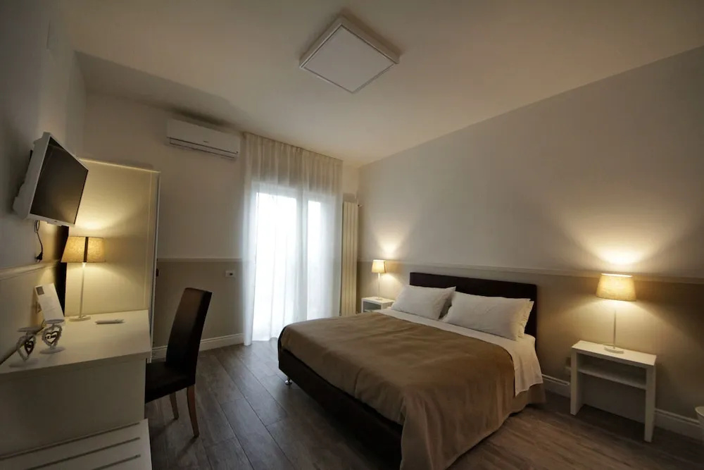 Deluxe Double room with balcony and with city view (full double bed)