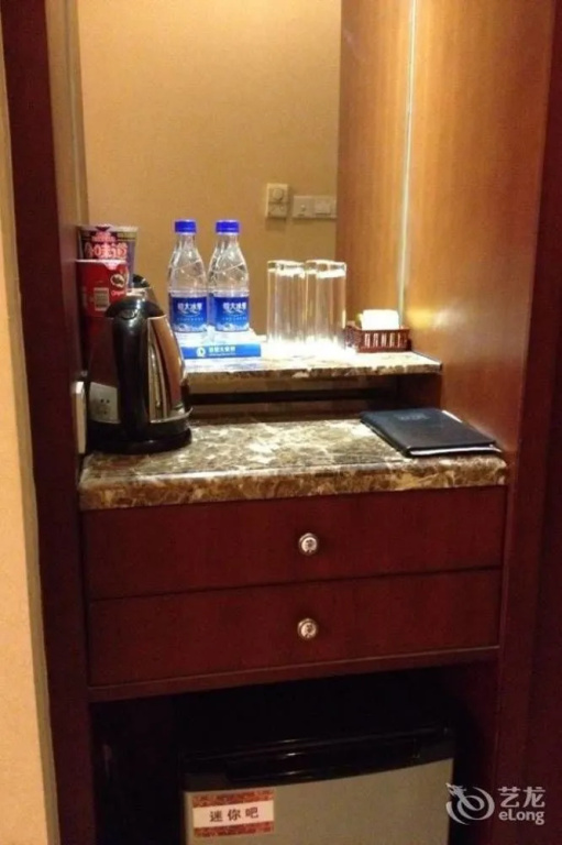 Food & Beverage