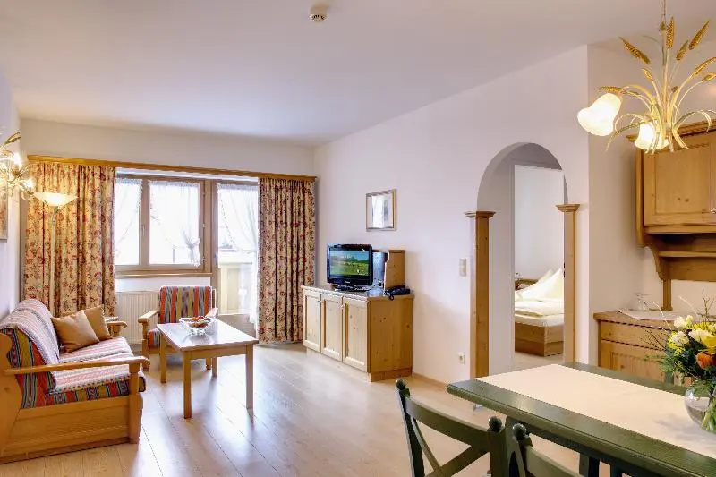Lisi Family Hotel - Chambres