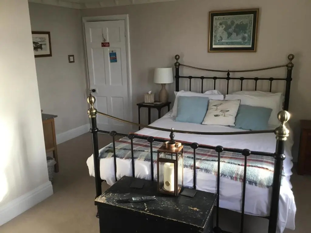 Deluxe Double room with sea view (full double bed)