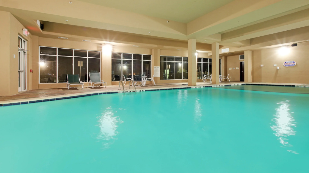 Holiday Inn Garland by IHG - Général