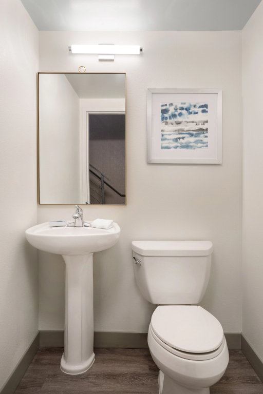 Four Points by Sheraton Hotel & Suites San Francisco Airport