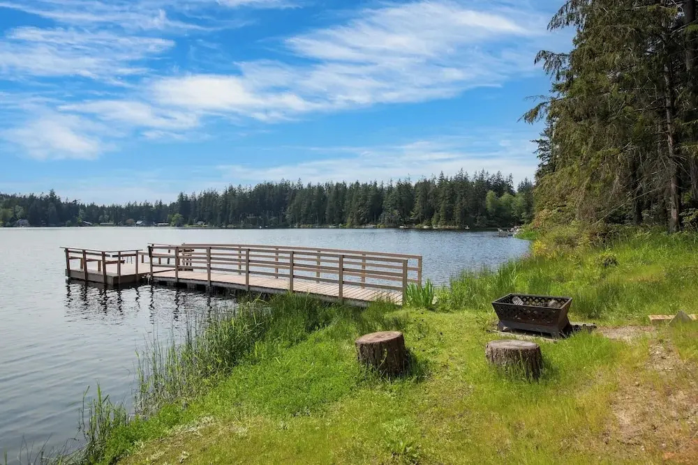Goss Lake Getaway by Avantstay Lakefront Escape