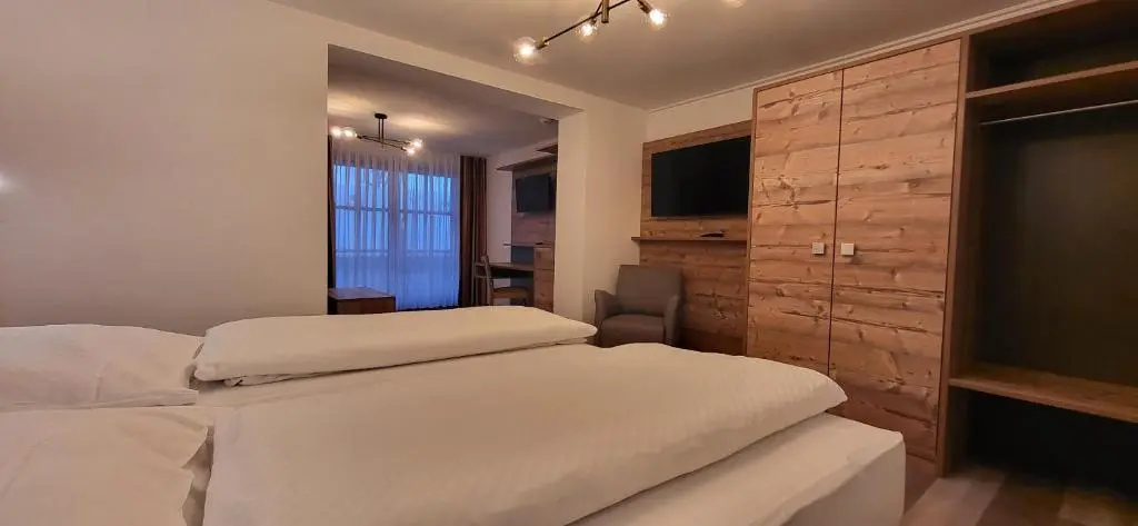 Standard Double room (full double bed)