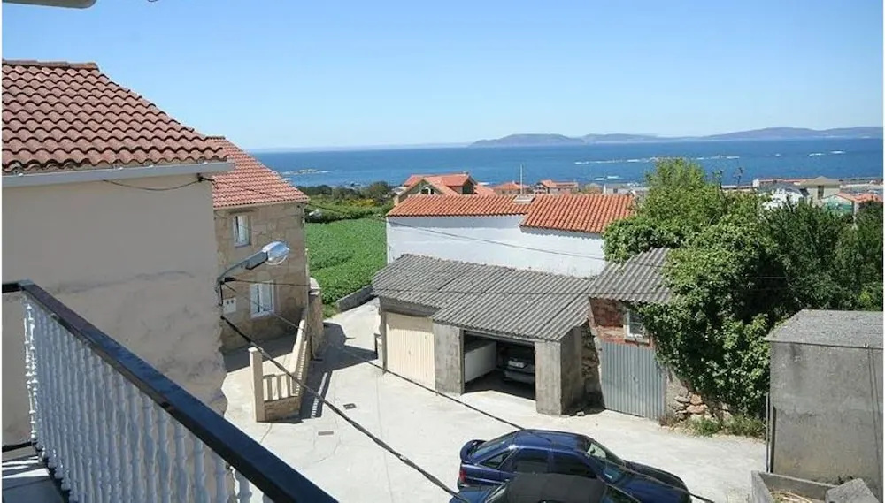 Apartment - 4 Bedrooms with Sea views - 107766