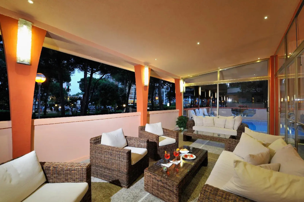 Hotel photo 11