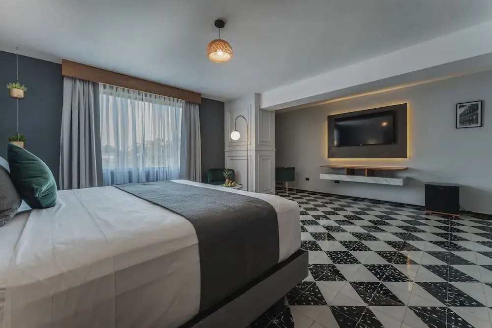 Luxury Suite