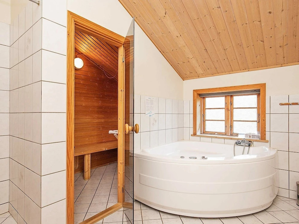 Beautiful Holiday Home in Ringkøbing With Dunes - фото 5