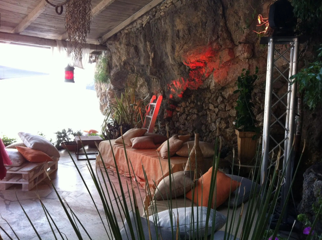 Eco del Mare Night and Day Beach Club