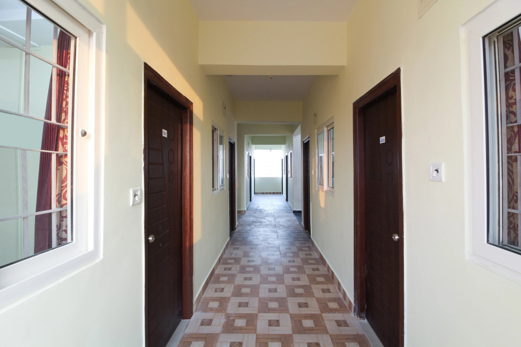 Hotel O S V Residency