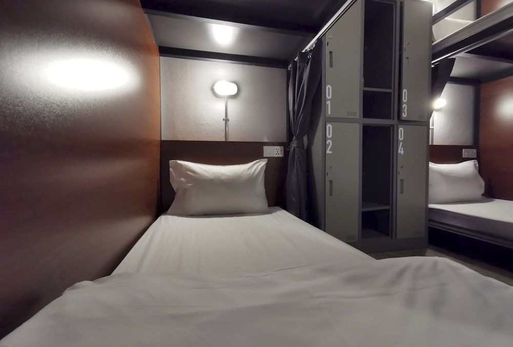 Отель Apartment45 Hostel - Adults Only в Бангкоке