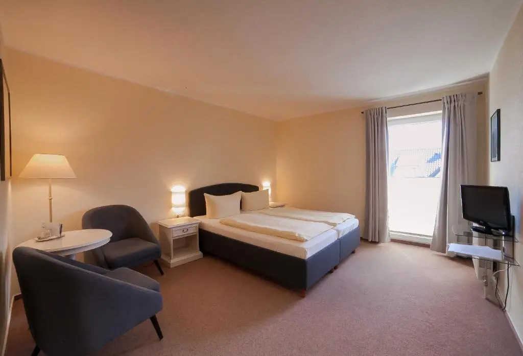 Standard Double room (full double bed)