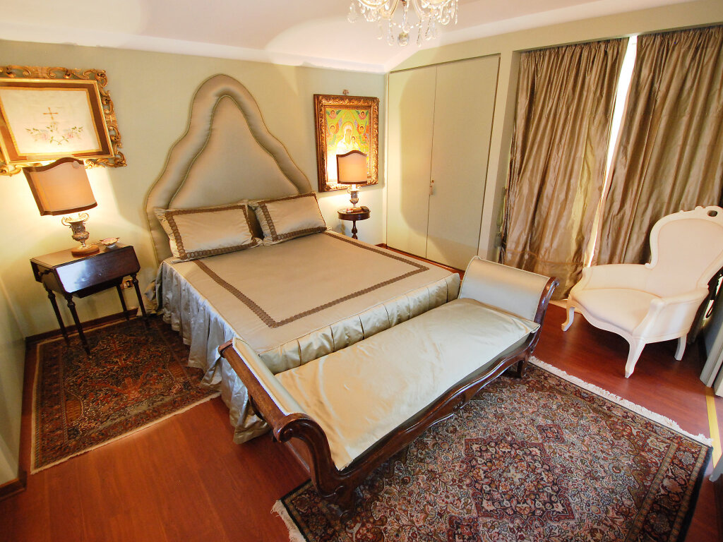 gallery_image_hidden_10