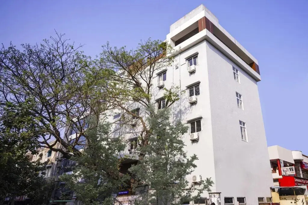 Super OYO Townhouse 942 The Pallagio