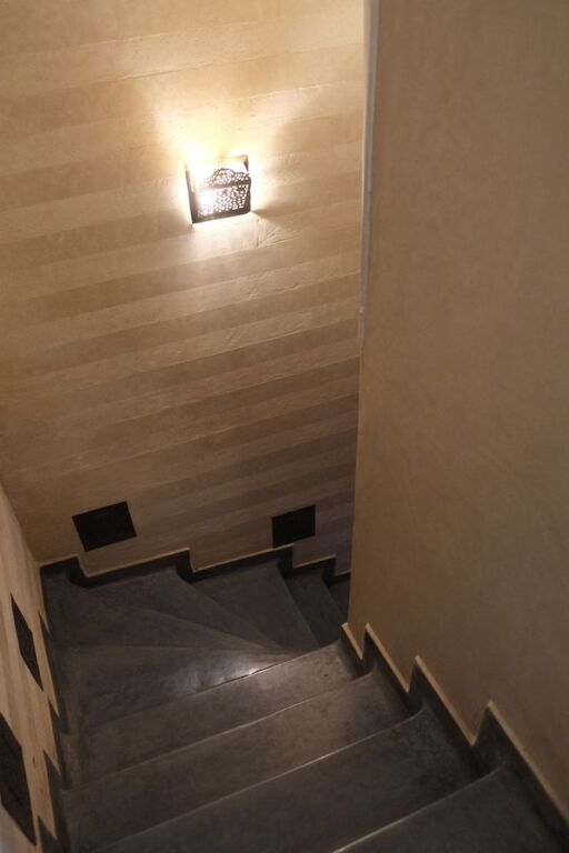 gallery_image_hidden_16