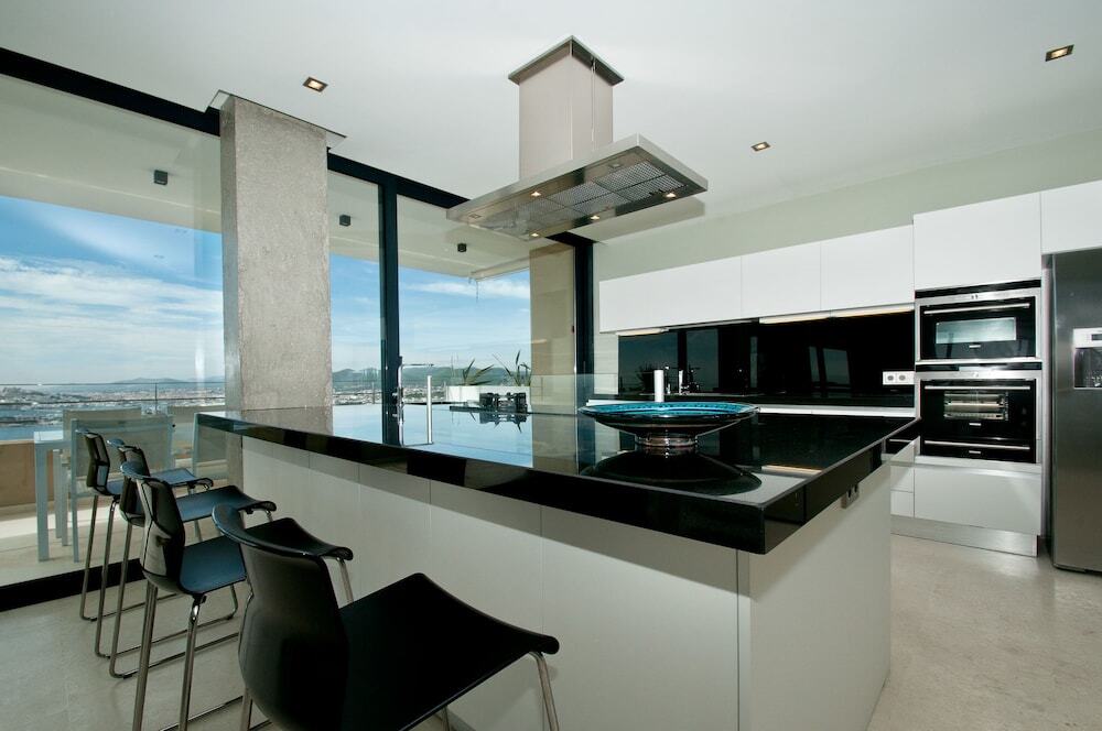 gallery_image_hidden_9