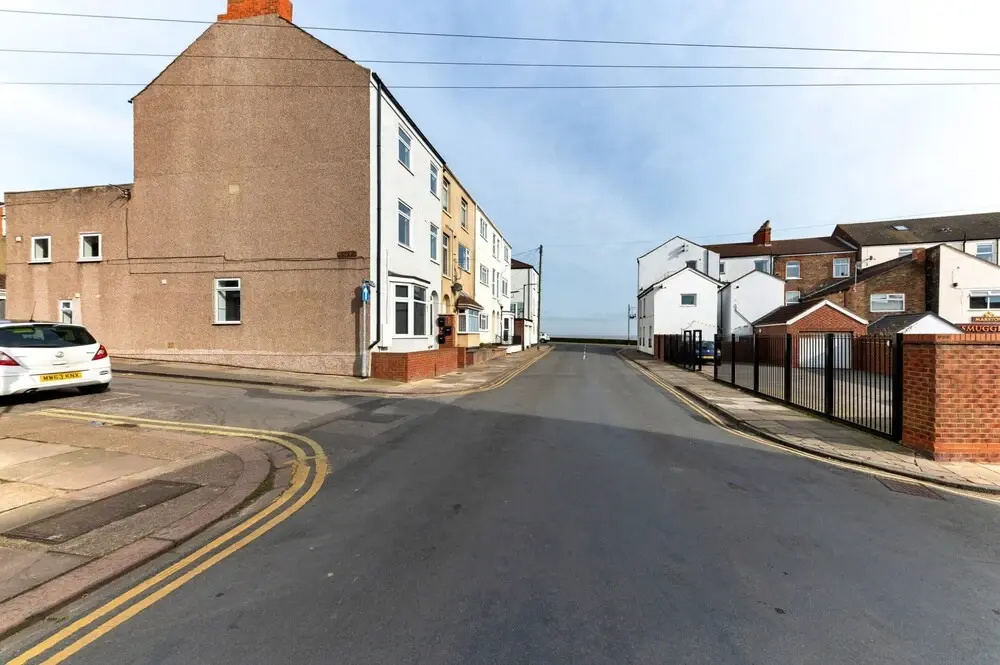 Cottage Near Cleethorpes Beach, No Deposit