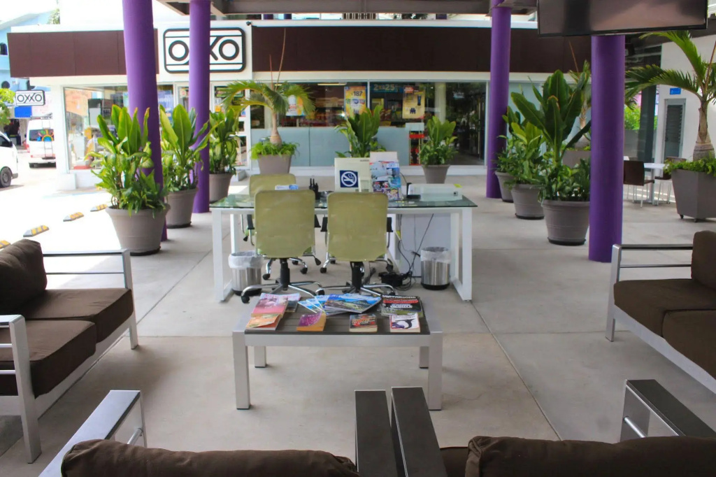 AM Hotel & Plaza - Général