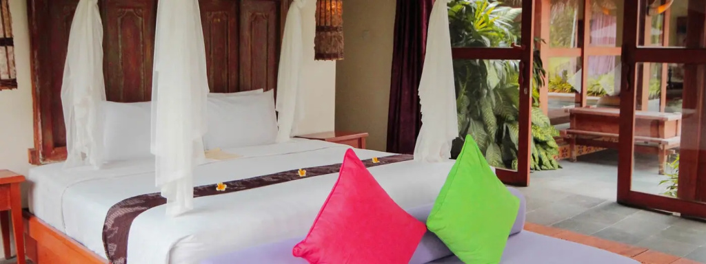 2 Bedrooms Villa