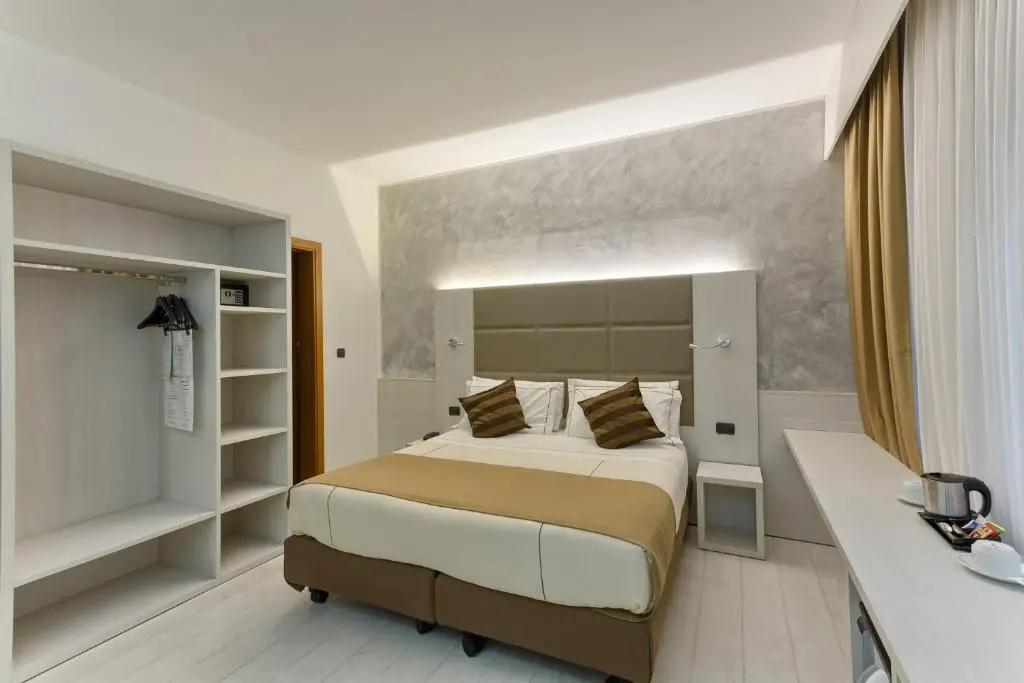 Superior Double room (full double bed)