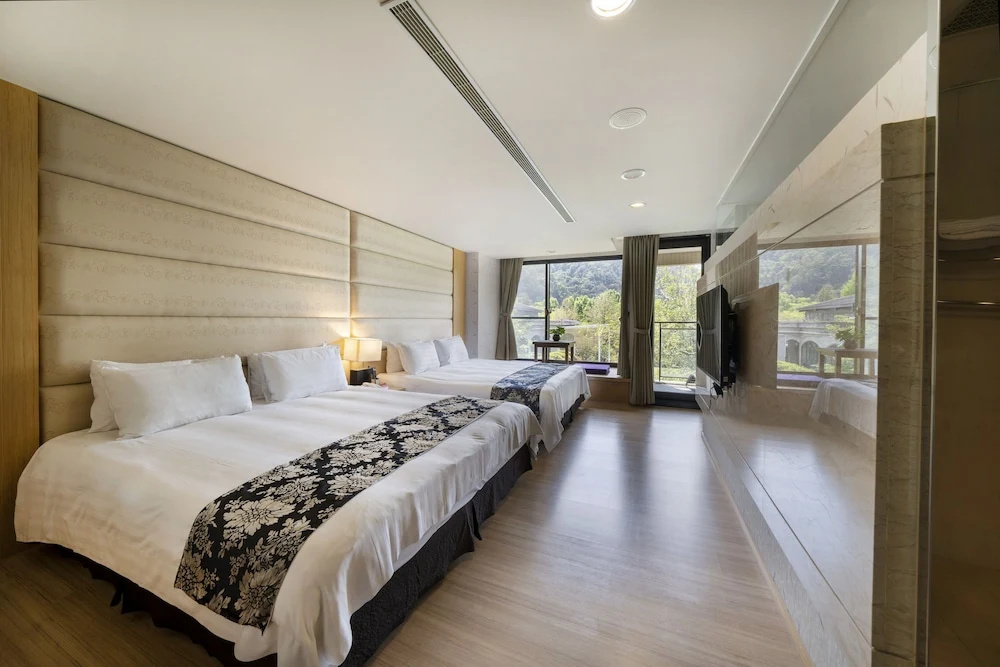 Standard Quadruple room with balcony
