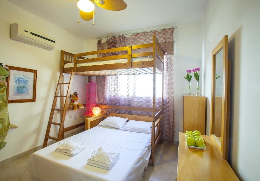 Jasmine Suite 003