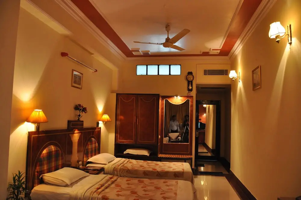 Hotel Rishi Regency - Chambres