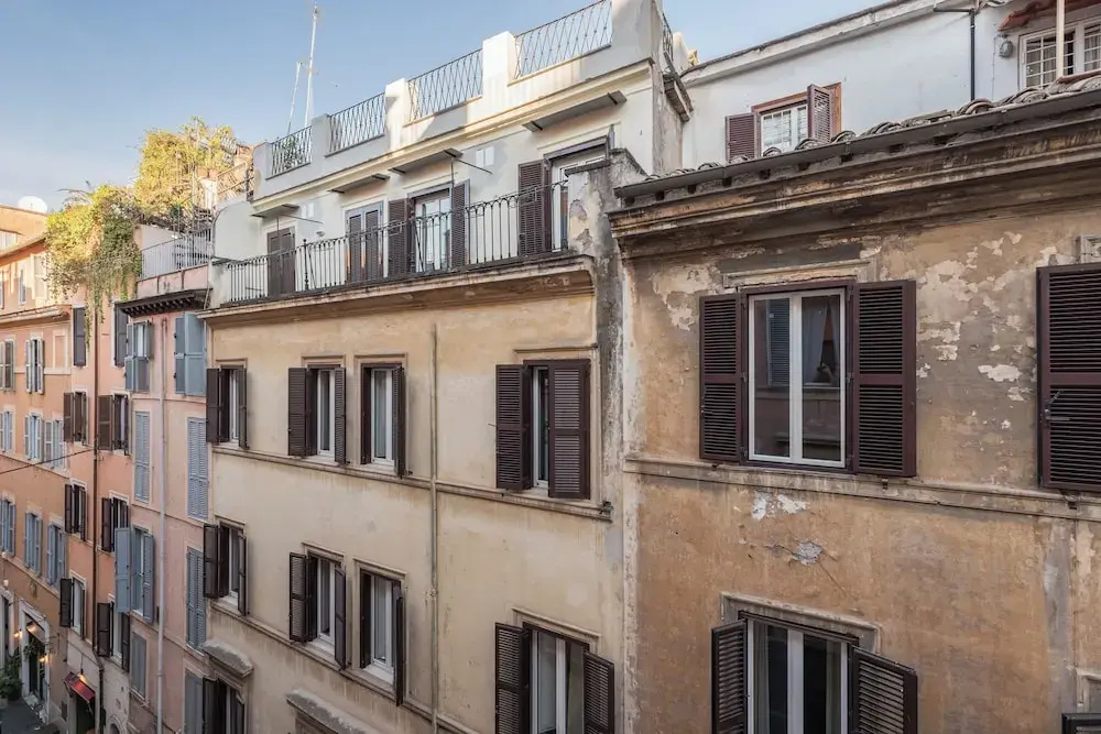 JOIVY Flats Next To Fontana di Trevi