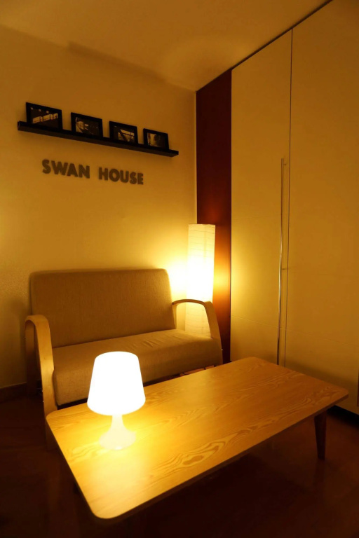 Swan House