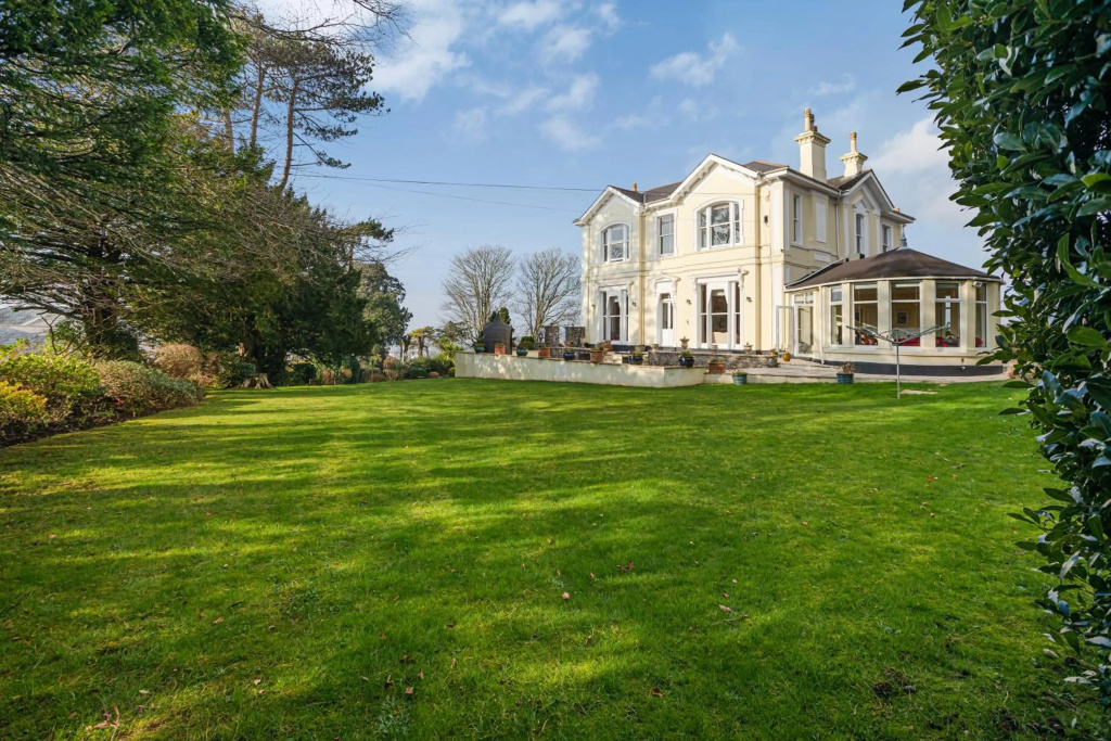 Stunning Apartment in Victorian Villa with Garden