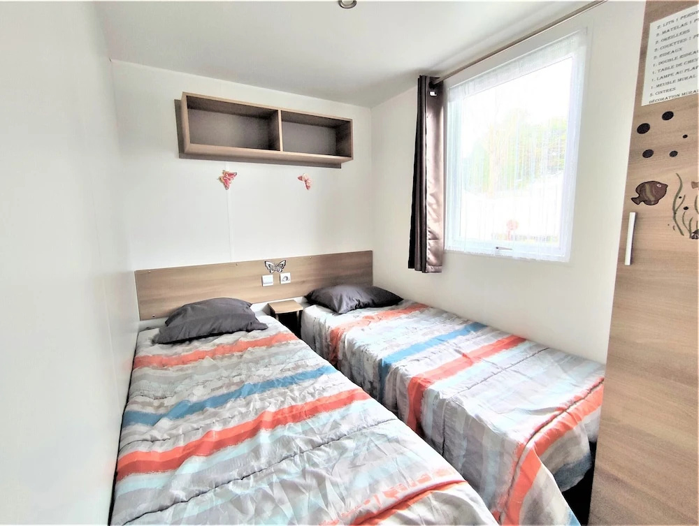 Voir la photo 3 — Mobil-Home Trois Chambres
