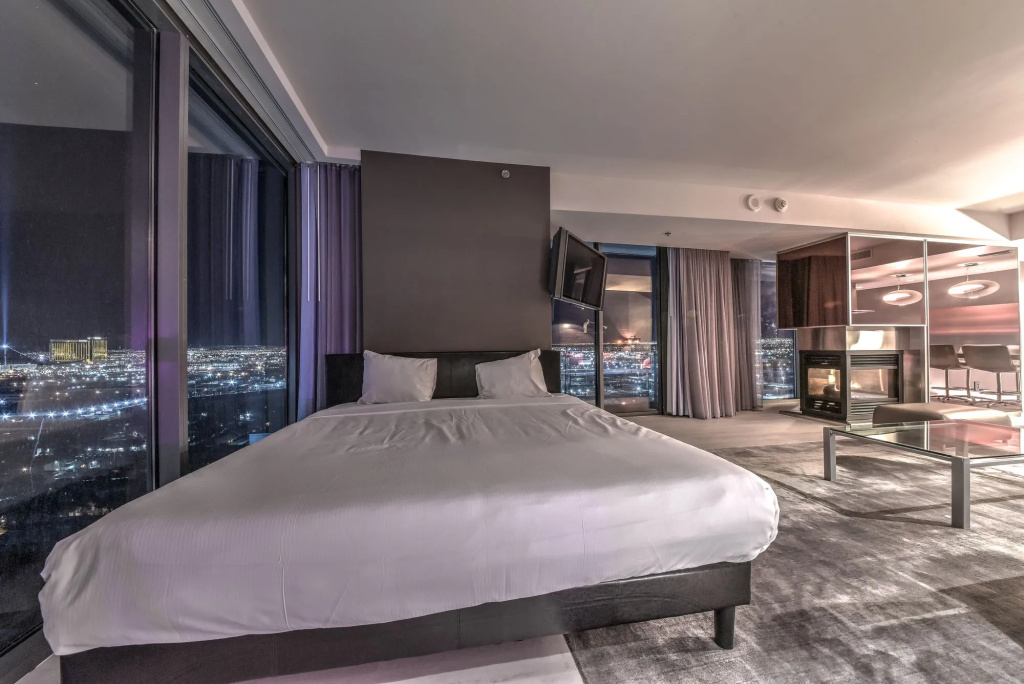 StripViewSuites at Palms Place — фото