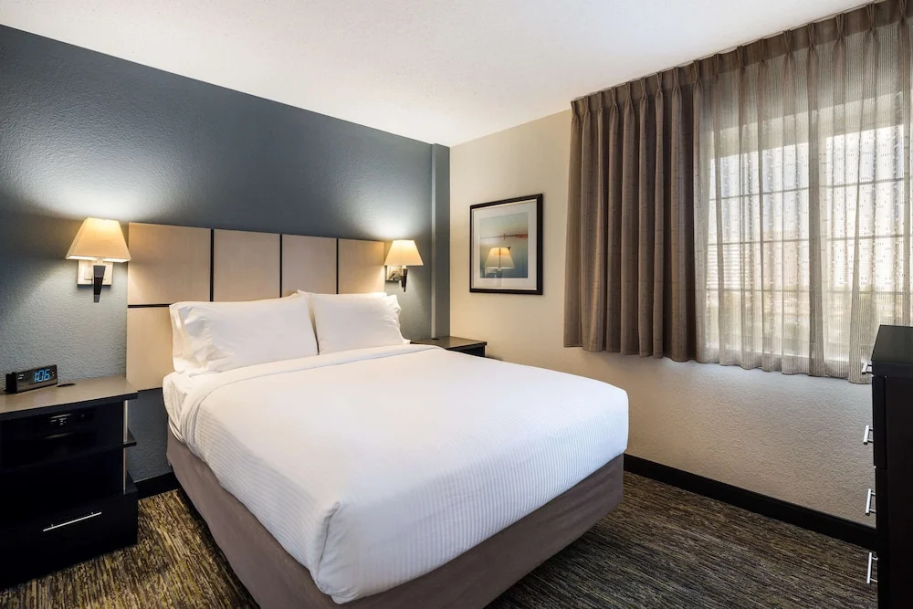 Sonesta Simply Suites Detroit Warren - Chambres