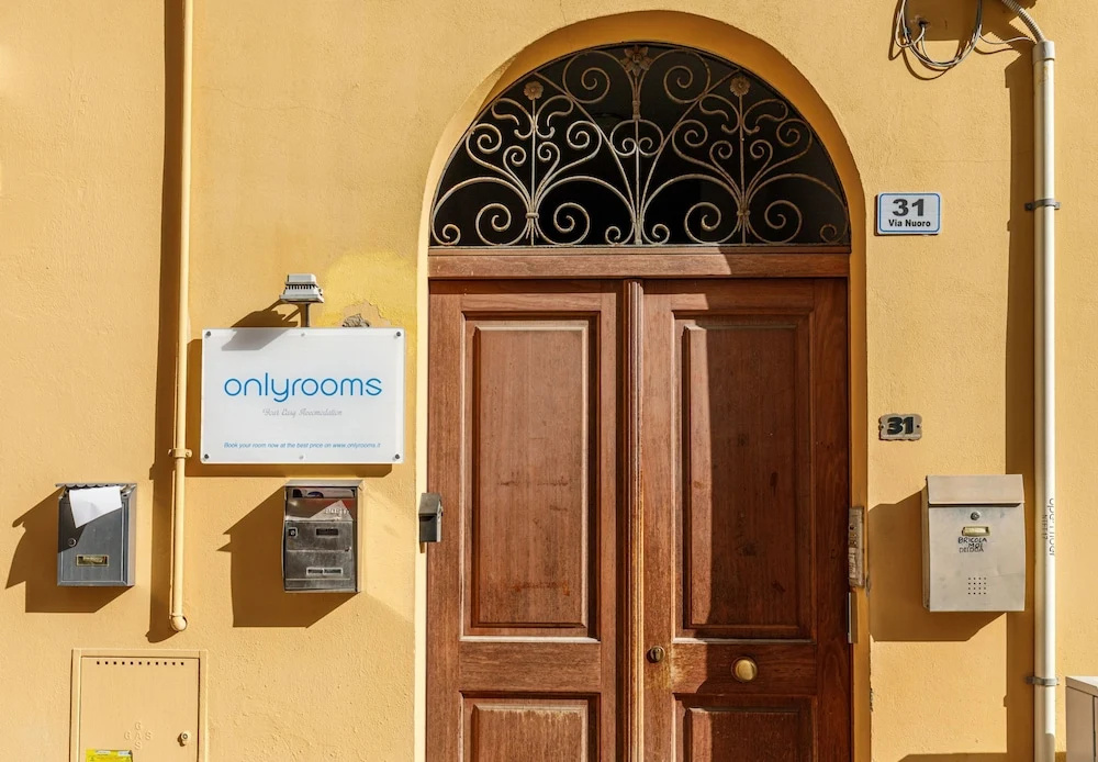 Onlyrooms I - Central camp; Secure Area